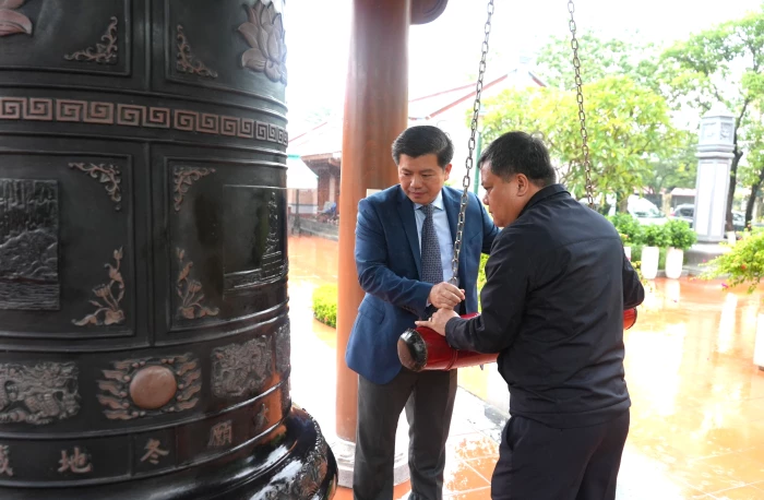 Đại hội Thi đua yêu nước tỉnh Quảng Trị lần thứ I báo công, dâng hương tưởng niệm Chủ tịch Hồ Chí Minh, các Anh hùng liệt sĩ