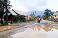 Cần sớm khắc phục tình trạng hư hỏng lề đường trên tuyến đường Hồ Chí Minh nhánh Tây