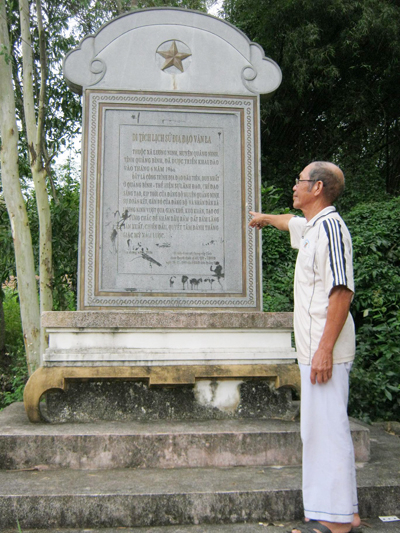 Bia di tích vinh danh: 