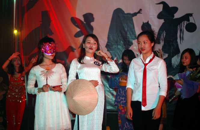 Phần thi thời trang tại đêm hội Halloween