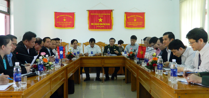 Toàn cảnh buổi làm việc.