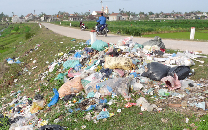 Rác thải tăng cao sau Tết.           Ảnh: T.H