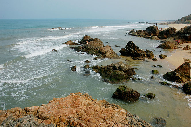 Bãi biển Đá Nhảy.              Ảnh: B. Chiến