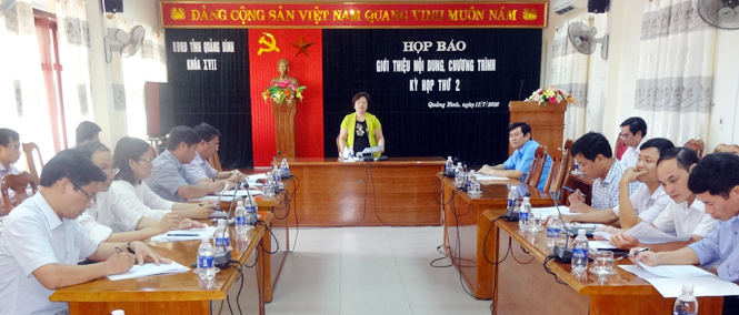 Đồng chí Nguyễn Thị Thanh Hương, Ủy viên Ban Thường vụ Tỉnh ủy, Phó Chủ tịch HĐND tỉnh phát biểu kết luận tại buổi họp báo.