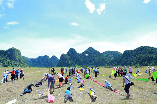 Teambuidling được xây dựng và thiết kế dành riêng cho một cơ quan, đơn vị, doanh nghiệp với mục đích gắn kết các thành viên trong một tập thể lớn.