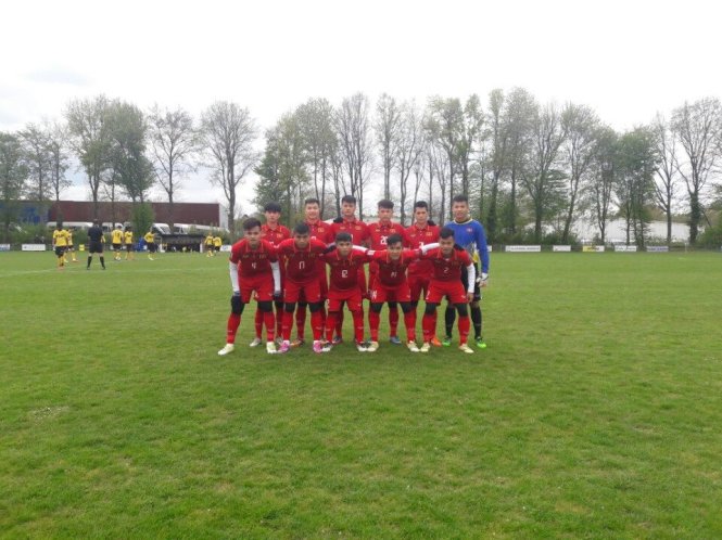   Đội hình xuất phát của U-20 VN. Ảnh: ĐẮC VĂN