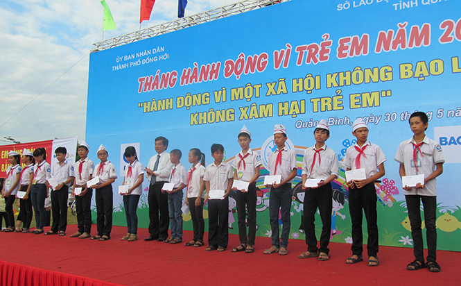 Hàng năm, Tháng hành động vì trẻ em được tổ chức nhằm kêu gọi xã hội chung tay trong công tác bảo vệ, chăm sóc trẻ em.
