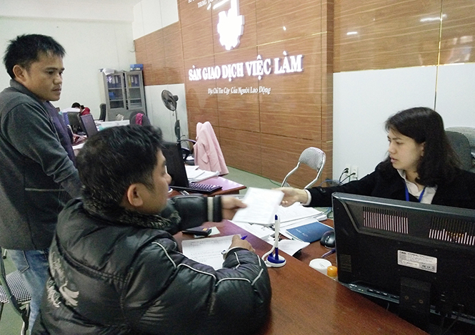  Số lượng người lao động tham gia đăng ký XKLĐ ở tỉnh ta đang tăng cao.