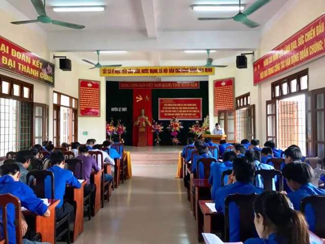 Các đoàn viên, thanh niên tham gia buổi tập huấn