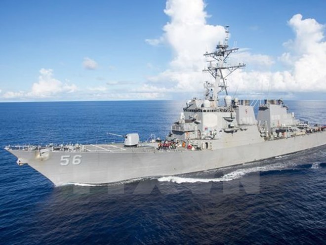 Tàu khu trục USS John S. McCain của Hải quân Mỹ. (Nguồn: EPA/TTXVN)