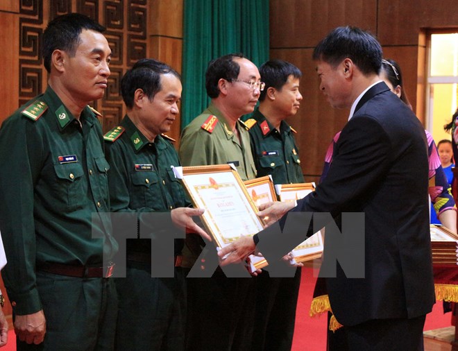 Tỉnh Điện Biên tổng kết công tác tăng dầy và tôn tạo mốc quốc giới Việt - Lào. (Ảnh: TTXVN)