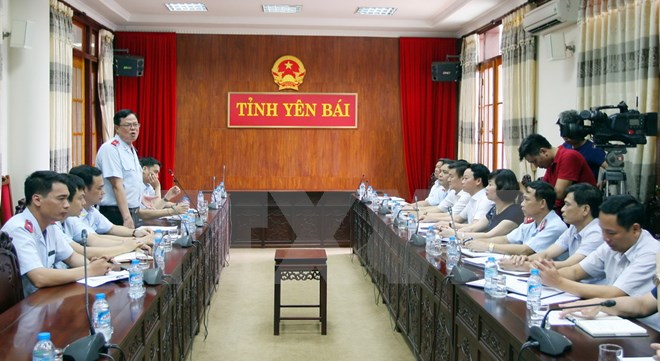 Công bố quyết định thanh tra tài sản của gia đình Giám đốc Sở Tài nguyên và Môi trường tỉnh Yên Bái. (Ảnh: Thế Duyệt/TTXVN)
