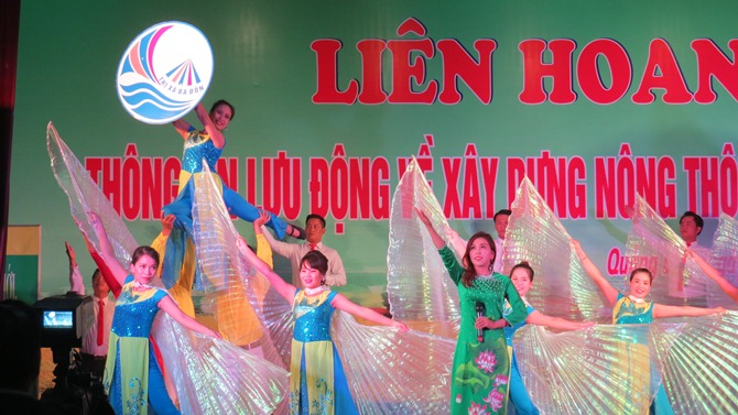 Các tiết mục văn nghệ cũng được các đội dàn dựng công phu