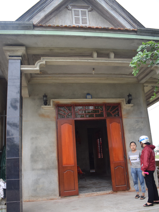  Nhiều hộ nghèo xã Xuân Thủy, Lệ Thủy tích cực lao động sản xuất, vươn lên thoát nghèo và xây dựng nhà cửa khang trang.