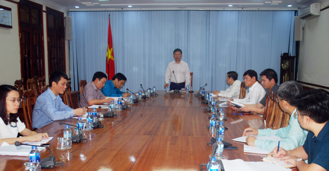 Đồng chí Nguyễn Hữu Hoài, Chủ tịch UBND tỉnh phát biểu tại buổi làm việc.