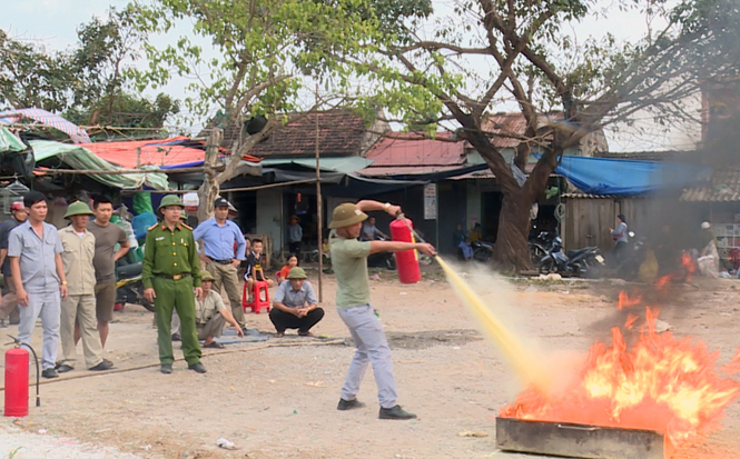 Công tác bồi dưỡng, tập huấn kiến thức PCCC luôn được các ngành chức năng thị xã Ba Đồn quan tâm thực hiện.