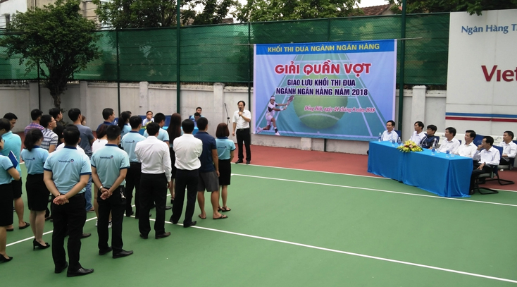 Năm đầu tiên của giải quần vợt khối thi đua Ngành ngân hàng đã thu hút rất đông vận động viên tham gia