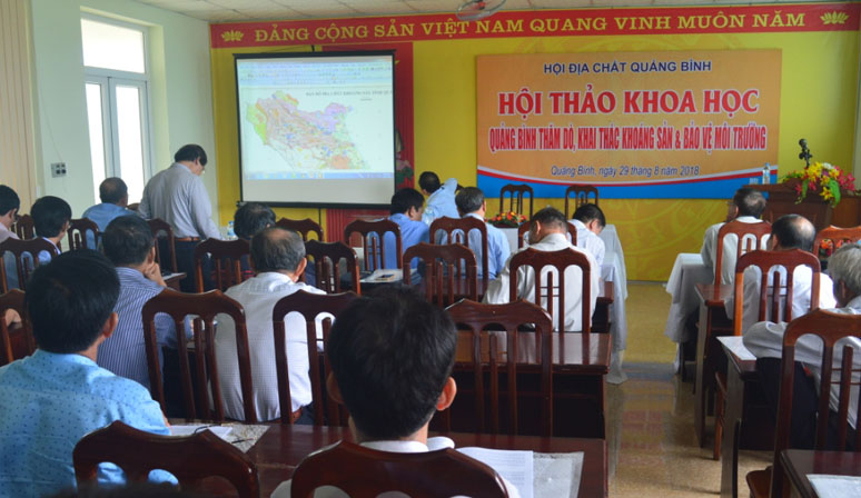 Toàn cảnh hội thảo thăm dò, khai thác khoảng sản và bảo vệ môi trường.