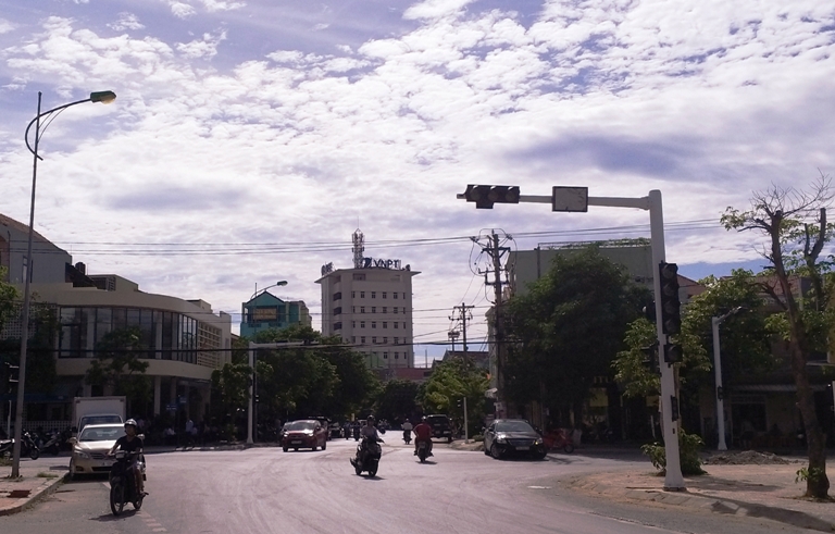 Hệ thống đèn tín hiệu giao thông mới được lắp đặt tại ngã tư Trần Quang Khải – Hai Bà Trưng