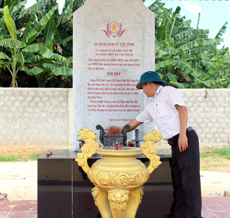 Di tích lịch sử trận thảm sát thôn Tròn.