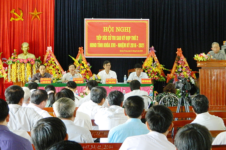Các đại biểu HĐND tỉnh tiếp xúc cử tri tại cơ sở và nghe kiến nghị, phản ánh của công dân.