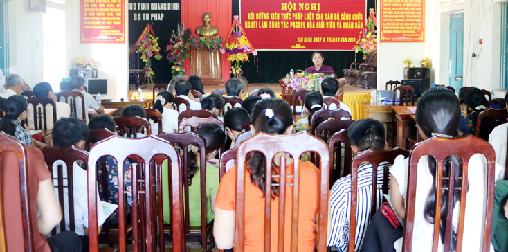 Lớp tập huấn nhằm nâng cao kiến thức pháp luật cho cán bộ và nhân dân tại địa bàn trọng điểm.
