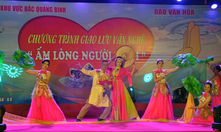 Tiết mục múa của CLB Dân ca Cảnh Dương.