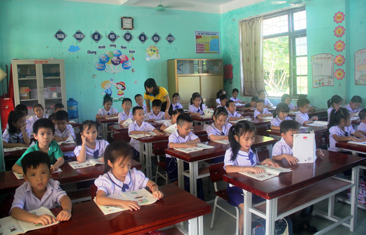 Cơ sở vật chất trường, lớp của các trường học cơ bản đáp ứng được việc dạy và học trong năm học 2018-2019.