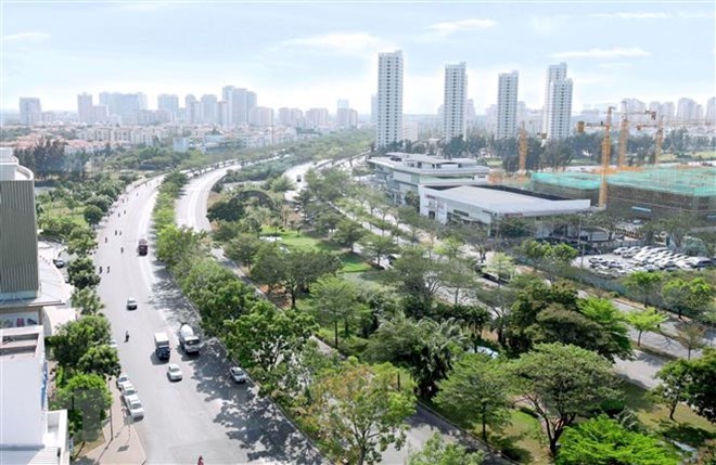 Đại lộ Nguyễn Văn Linh cạnh Khu đô thị Phú Mỹ Hưng, quận 7. (Ảnh: Quang Nhựt/TTXVN)