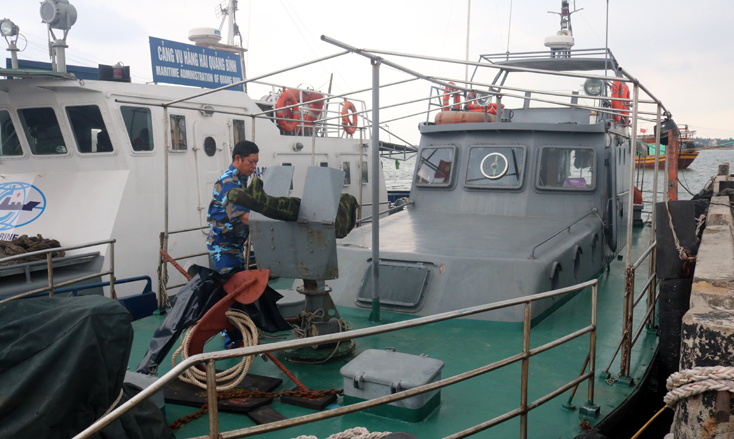 BĐBP tỉnh chuẩn bị phương tiện, sẵn sàng ngăn chặn có hiệu quả các hành vi sử dụng chất nổ, xung điện, chất độc để khai thác thủy sản sản trên biển.