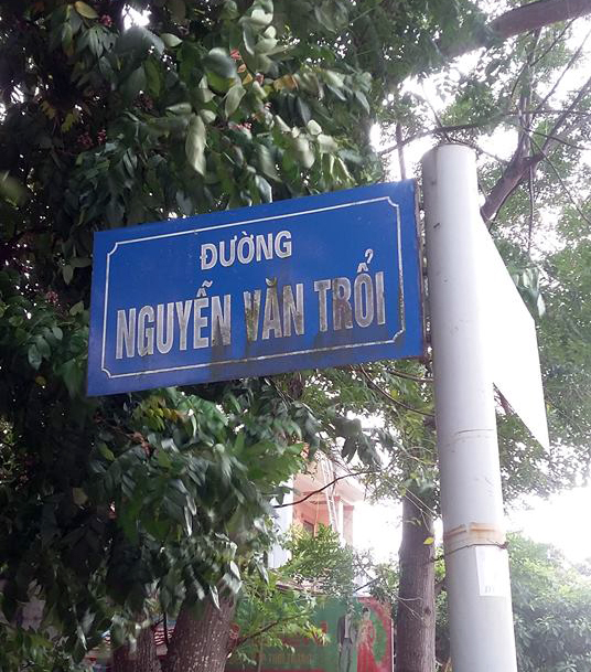 Biển báo sai lỗi chính tả ở Lệ Thủy.
