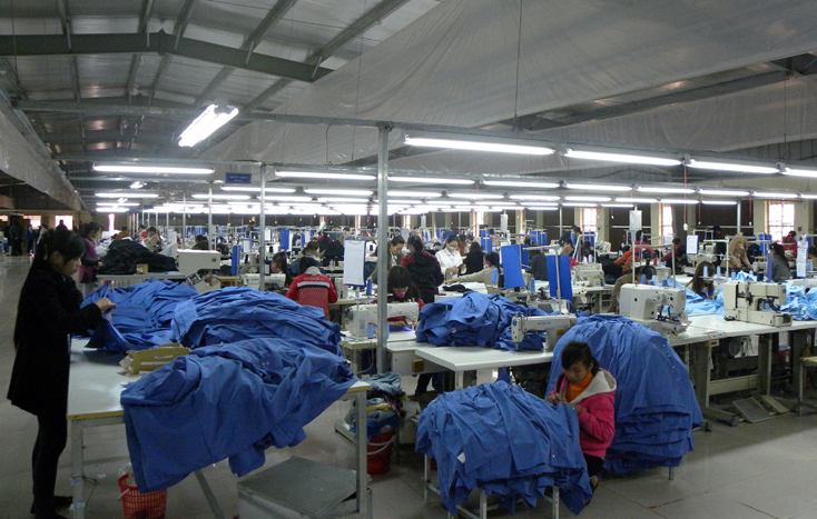 Các dây chuyền may công nghiệp phát triển trên địa bàn tỉnh.