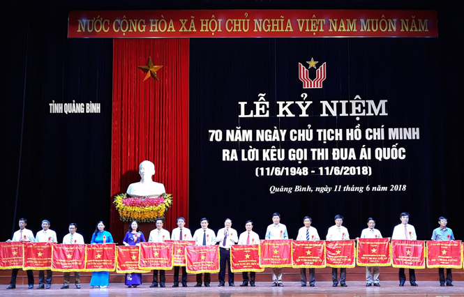 Từ việc triển khai có hiệu quả các phong trào thi đua yêu nước, xuất hiện ngày càng nhiều những tập thể, cá nhân được các cấp, các ngành biểu dương, khen thưởng.