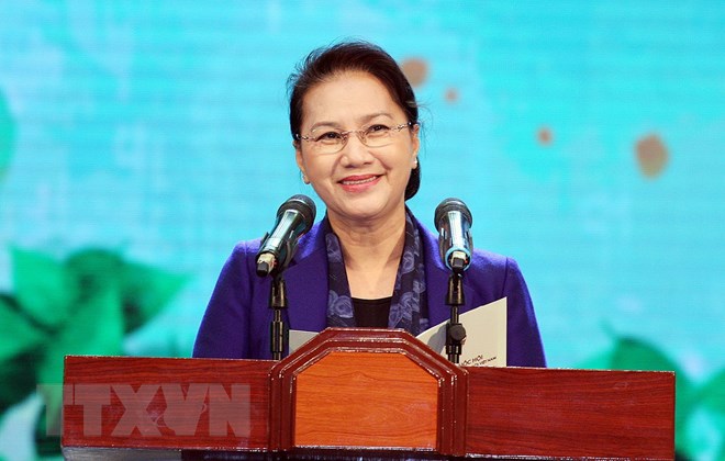 Chủ tịch Quốc hội Nguyễn Thị Kim Ngân phát biểu và phát động nhắn tin ủng hộ người nghèo. (Ảnh: Nguyễn Dân/TTXVN)