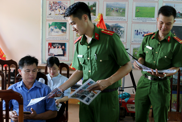 Công an Quảng Bình chú trọng đổi mới hình thức tuyên truyền pháp luật ở cơ sở.