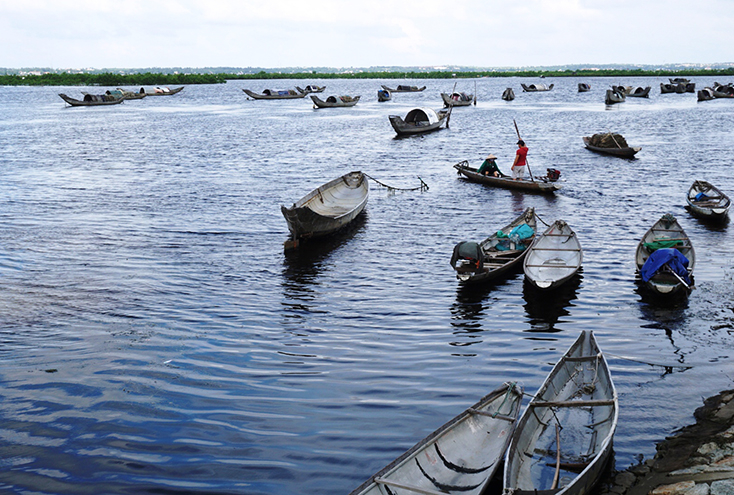 Cuộc sống của người dân trên phá Tam Giang.