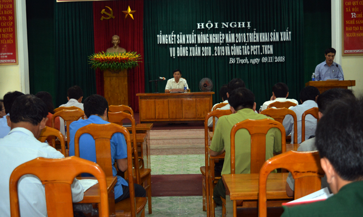 Đồng chí Chủ tịch UBND huyện chủ trì hội nghị triển khai vụ đông-xuân 2018-2019 và công tác PCTT-TKCN.