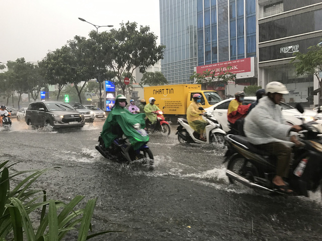 Dự báo những ngày tới cả nước có mưa trên diện rộng - Ảnh: QUANG KHẢI