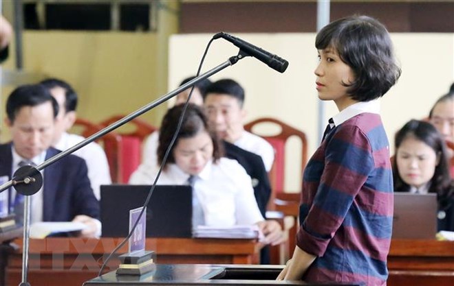 Bị cáo Châu Nguyên Anh trả lời trước tòa. (Ảnh: Trung Kiên/TTXVN)