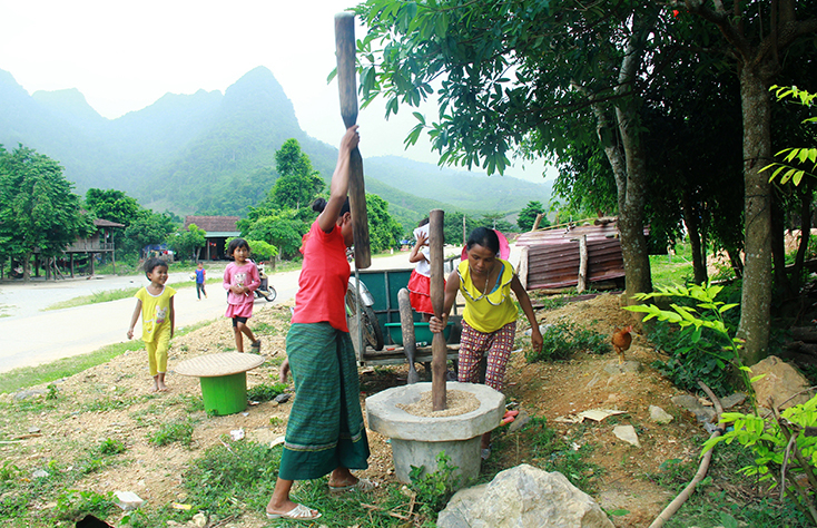 Việc duy trì, phát triển mô hình CĐTB ở vùng ĐBDTTS không phải là chuyện dễ. 