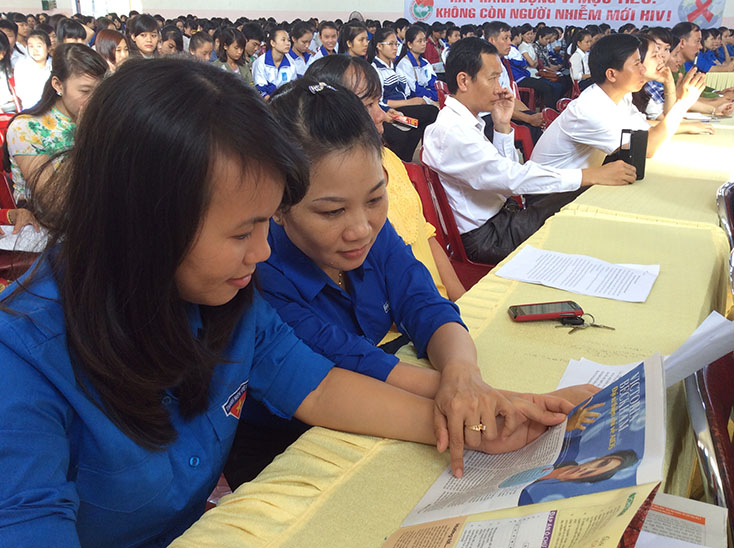 Tuổi trẻ Quảng Bình tích cực hưởng ứng các hoạt động truyền thông nhằm hướng tới mục tiêu 90-90-90. 