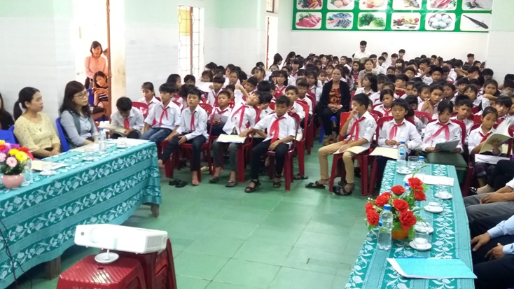 Các buổi tuyên truyền nhằm giảm thiểu nạn tảo hôn và hôn nhân cận huyết thống.