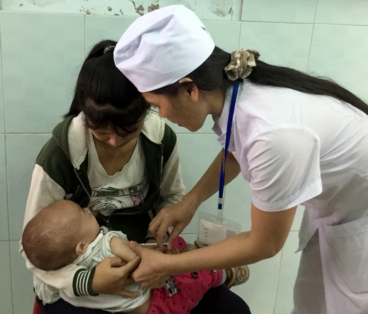 Chương trình tiêm chủng mở rộng đã và đang đẩy lùi nhiều căn bệnh, bảo đảm sức khoẻ và sự phát triển cho trẻ em.