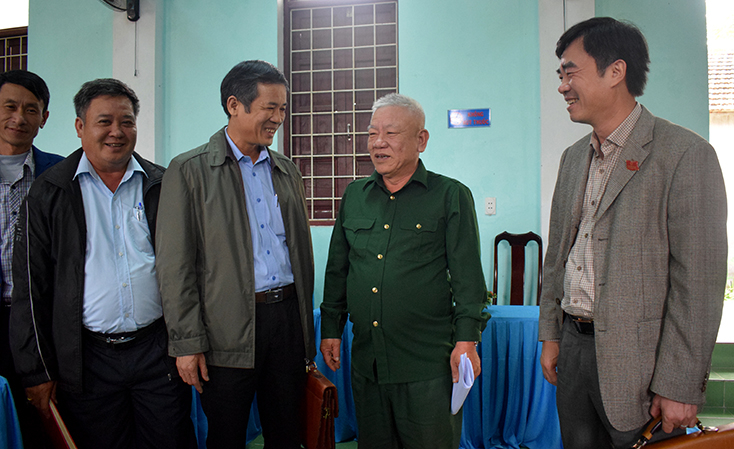 Đồng chí Phó Bí thư Thường trực Tỉnh ủy Trần Công Thuật tiếp xúc với cử tri TP. Đồng Hới.