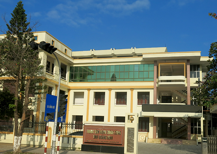 Trung tâm hành chính công của tỉnh góp phần tạo điều kiện thuận lợi cho các cá nhân, tổ chức và doanh nghiệp trong giải quyết TTHC.