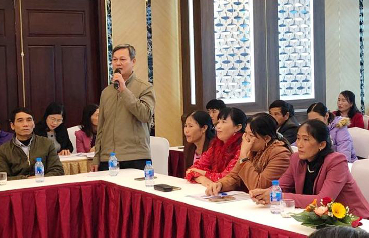 Đại biểu đóng góp ý kiến tại buổi toạ đàm