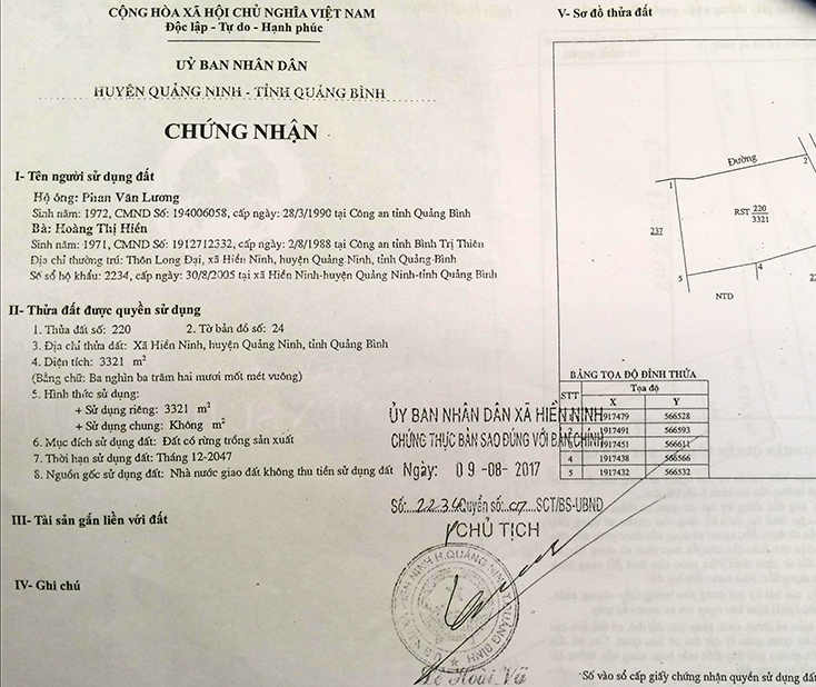 GCNQSDĐ của ông Lương năm 2009 cũng thể hiện thửa đất này giáp đường 15