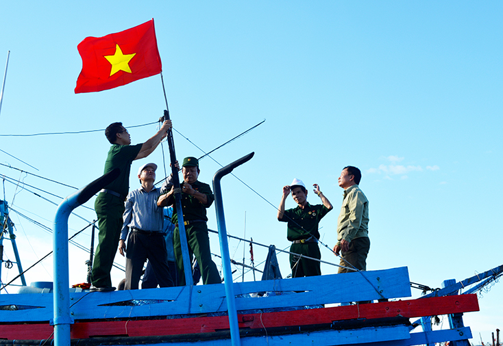 Các hội, đoàn thể luôn đồng hành, động viên khuyến khích ngư dân bám biển.