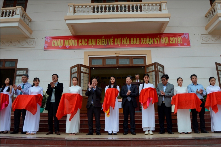 Lễ cắt băng khai mạc Hội báo Xuân Kỷ Hợi năm 2019