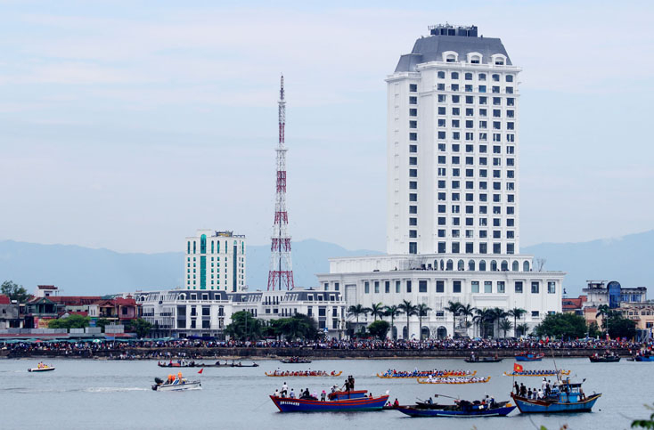 Dự án Vincom Đồng Hới khai trương, tạo điểm nhấn trong hoạt động thương mại, dịch vụ
